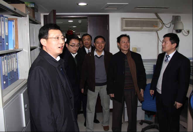 安粮董事长_东粮集团董事长图片